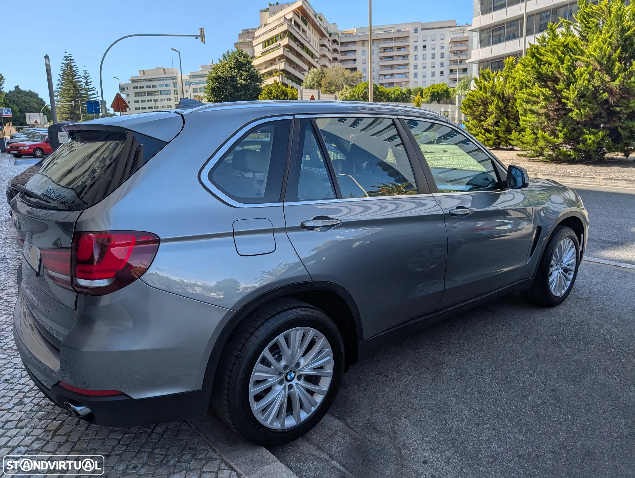 BMW X5 25 d sDrive Comfort 7L - 8