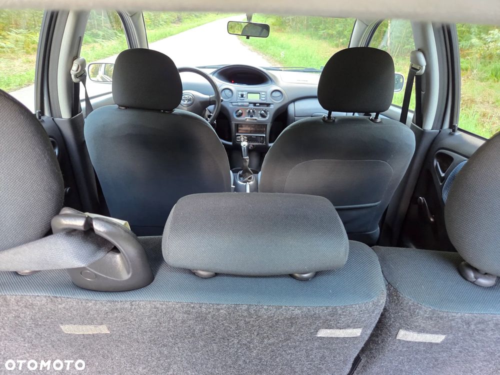 Toyota Yaris 1.0 Base - 18