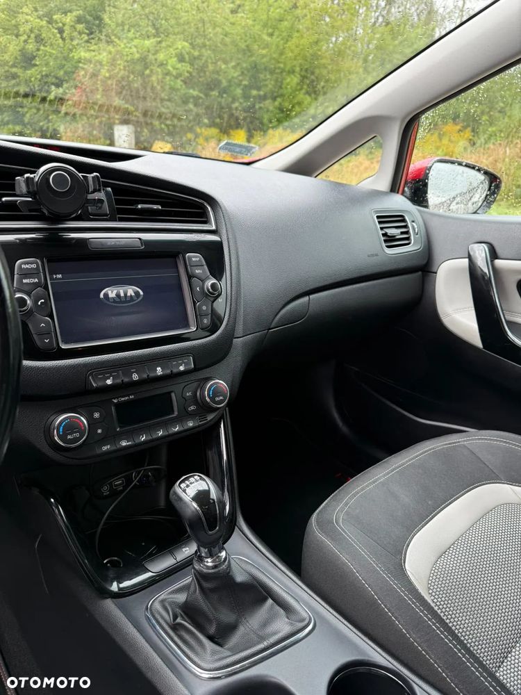 Kia Ceed Cee'd 1.6 GDI L Business Line - 15