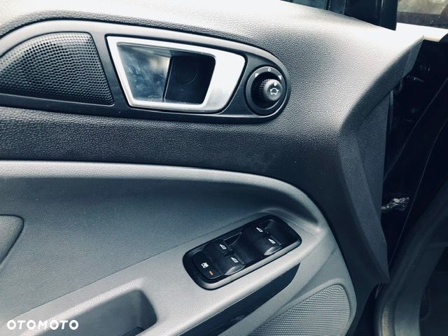 Ford EcoSport 1.0 EcoBoost TITANIUM - 29