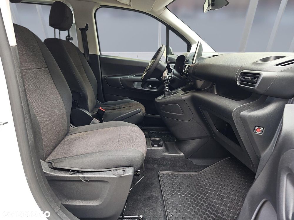 Opel Combo 1.5 DT Edition 102KM - 9