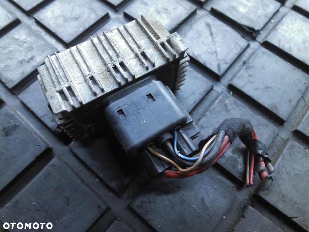 PRZEKAŹNIK ŚWIEC ŻAROWYCH ASTRA ZAFIRA A B 09132691 POSIADAM 5 SZTUK - 5