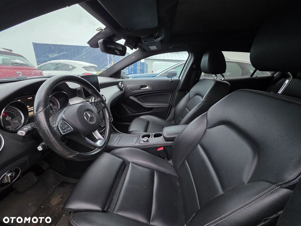 Mercedes-Benz GLA 220 d 4Matic 7G-DCT Activity Edition - 19