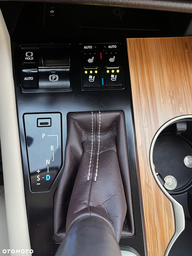 Lexus RX 450h Prestige - 35