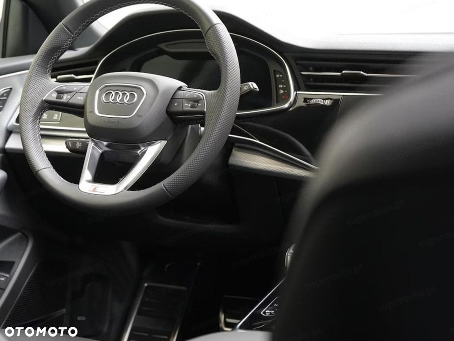 Audi Q8 - 9