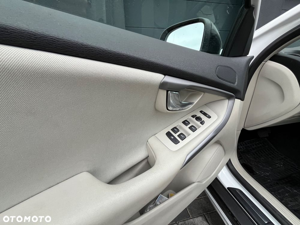 Volvo V40 Cross Country T3 Drive-E Kinetic - 14