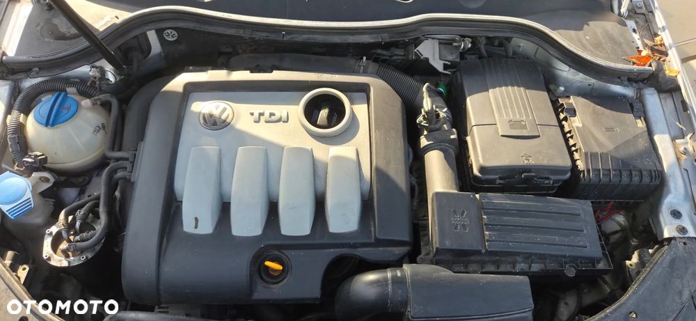 Volkswagen Passat - 35