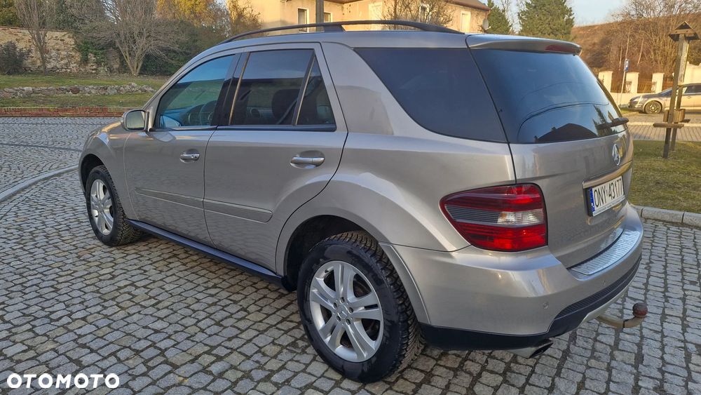 Mercedes-Benz ML 300 CDI 4Matic 7G-TRONIC DPF BlueEFFICIENCY - 12
