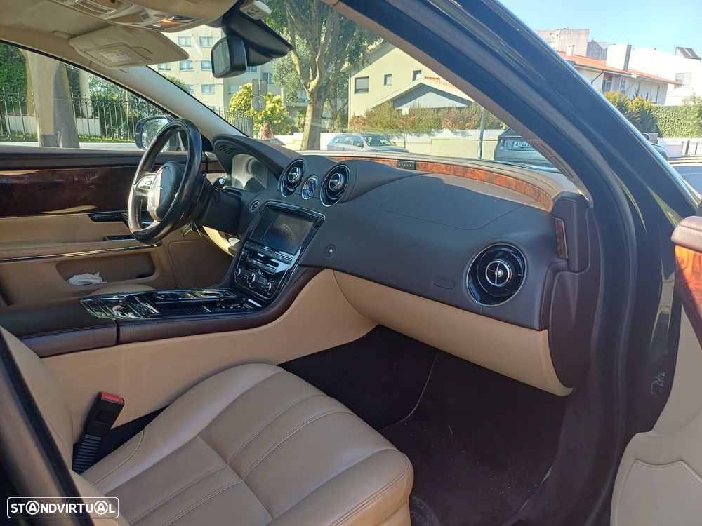 Jaguar XJ 3.0 D V6 Premium Luxury - 16
