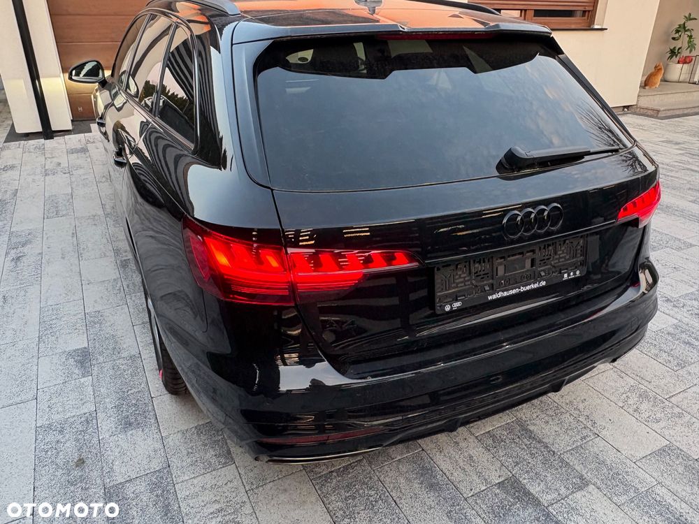 Audi A4 Avant 40 TFSI S tronic S line - 11