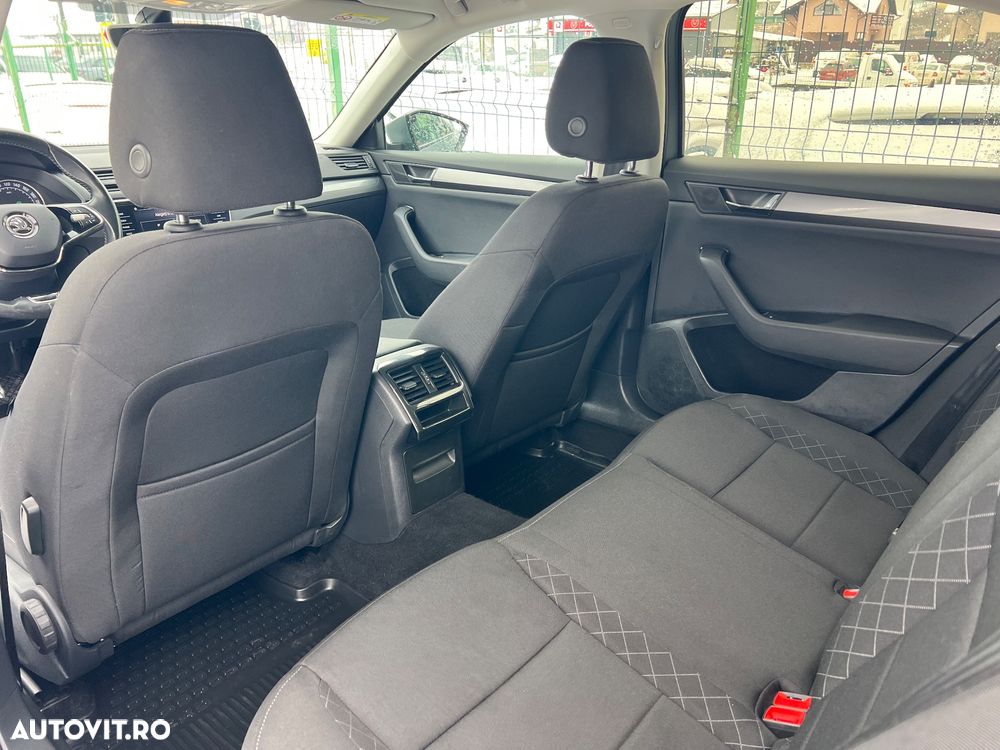 Skoda Superb 2.0 TDI 4x4 DSG Premium Edition - 9