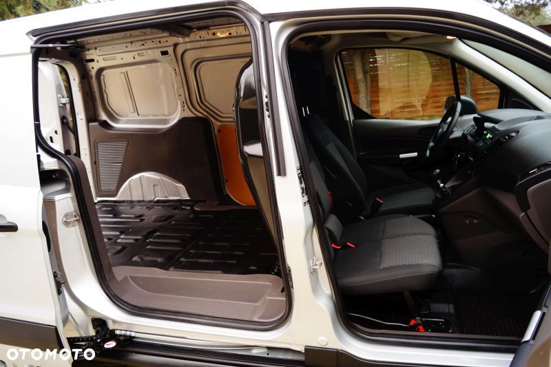 Ford Transit Connect - 18
