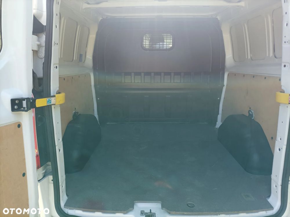 Ford Transit Custom 320 L2H1 Ambiente (bryg.) - 15