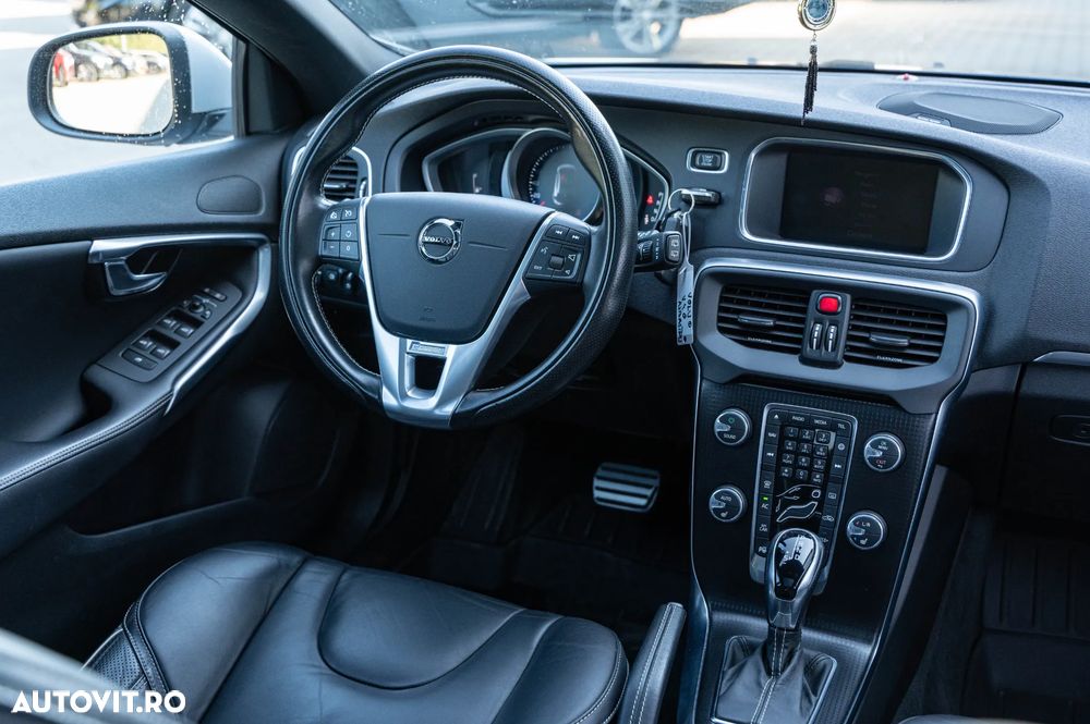 Volvo V40 T3 Geartronic RDesign - 17