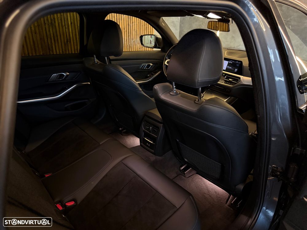 BMW 330 e Aut. M Sport - 23