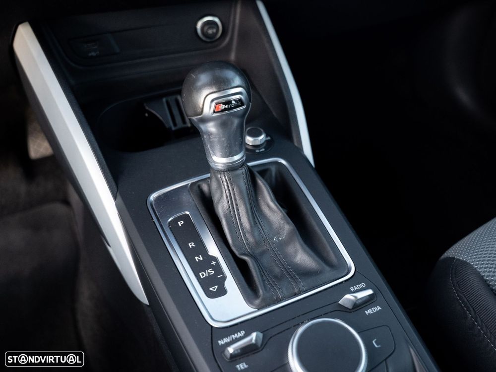 Audi Q2 30 TDI Design S tronic - 38