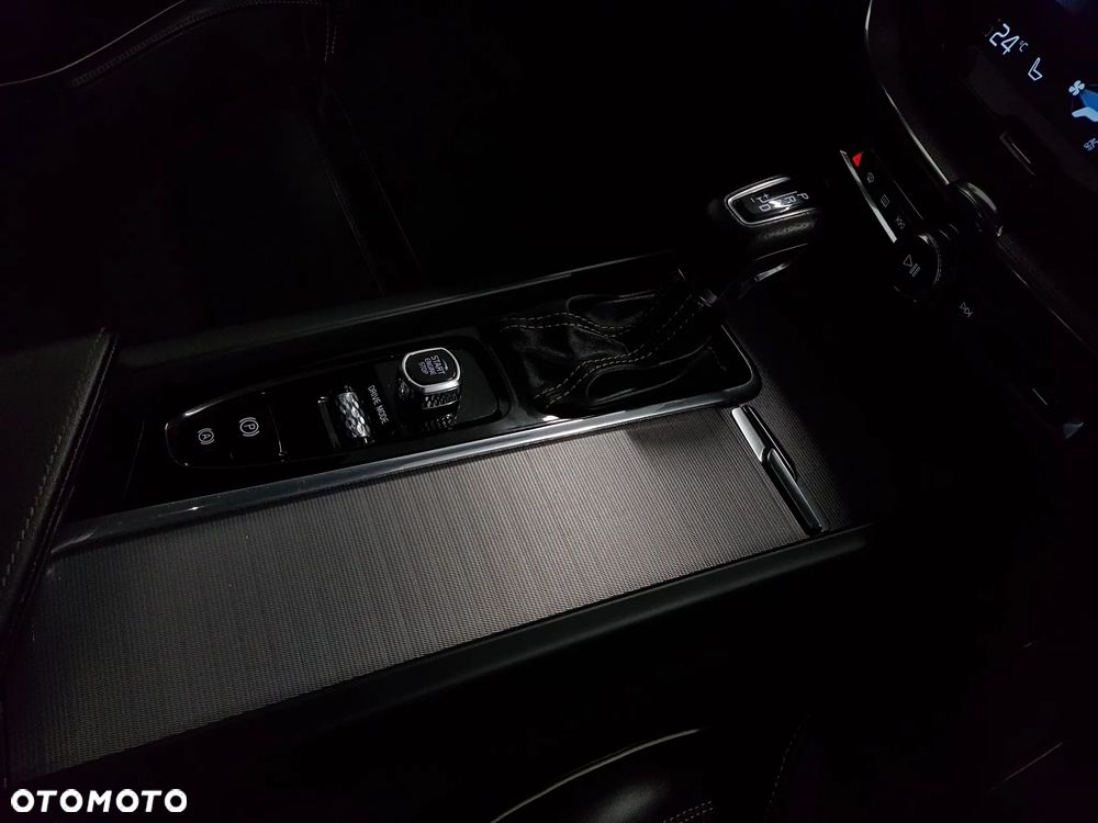 Volvo XC 60 D4 Geartronic RDesign - 18