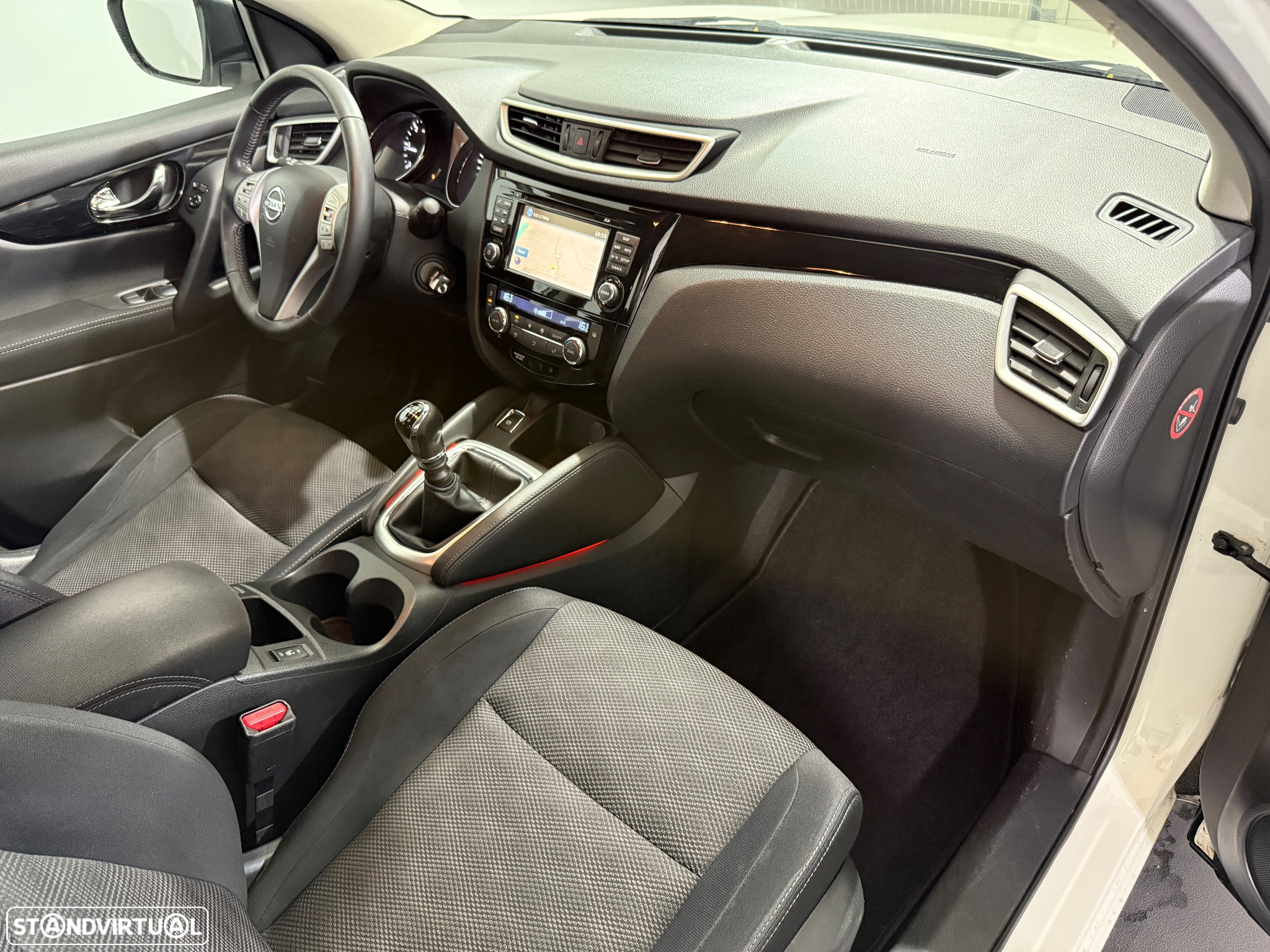 Nissan Qashqai 1.5 dCi Tekna - 17
