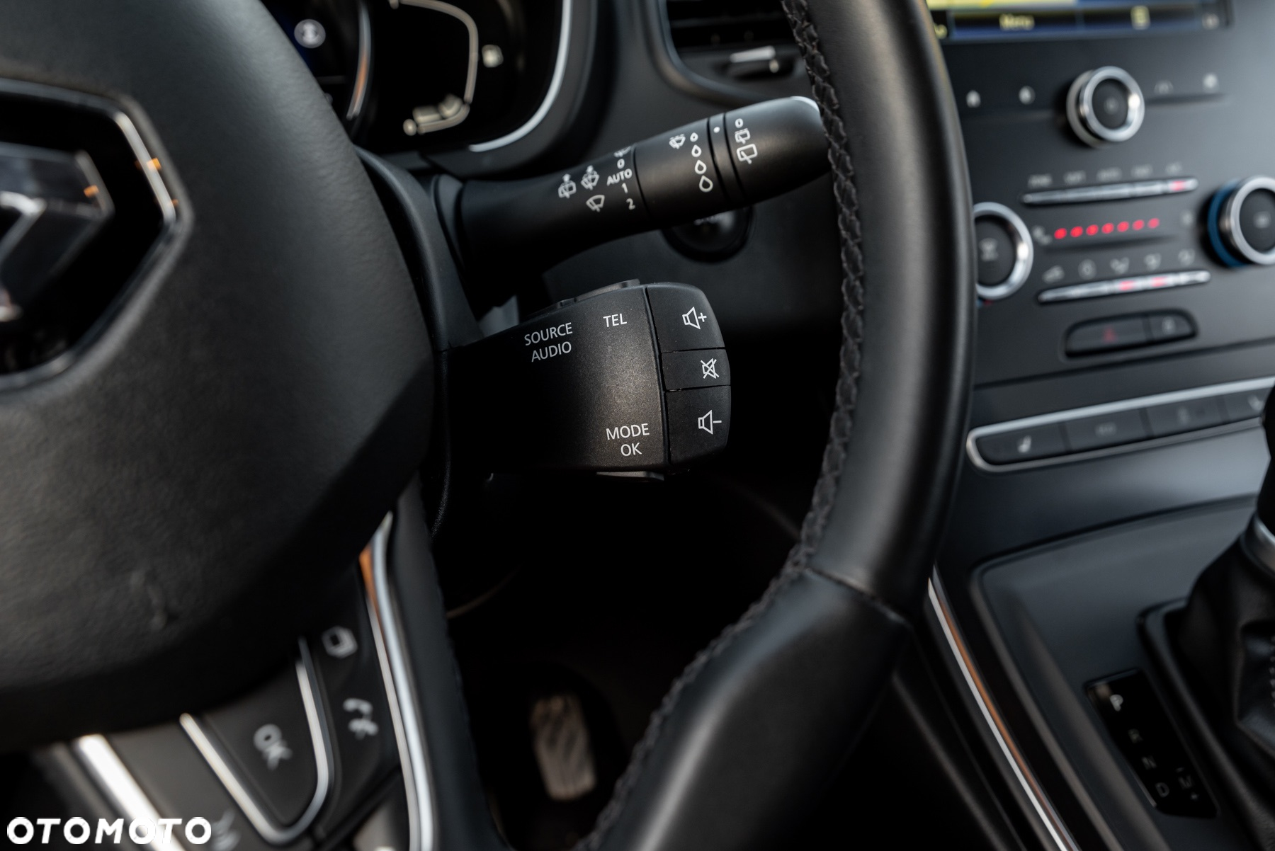 Renault Scenic TCe 140 GPF EDC INTENS - 25