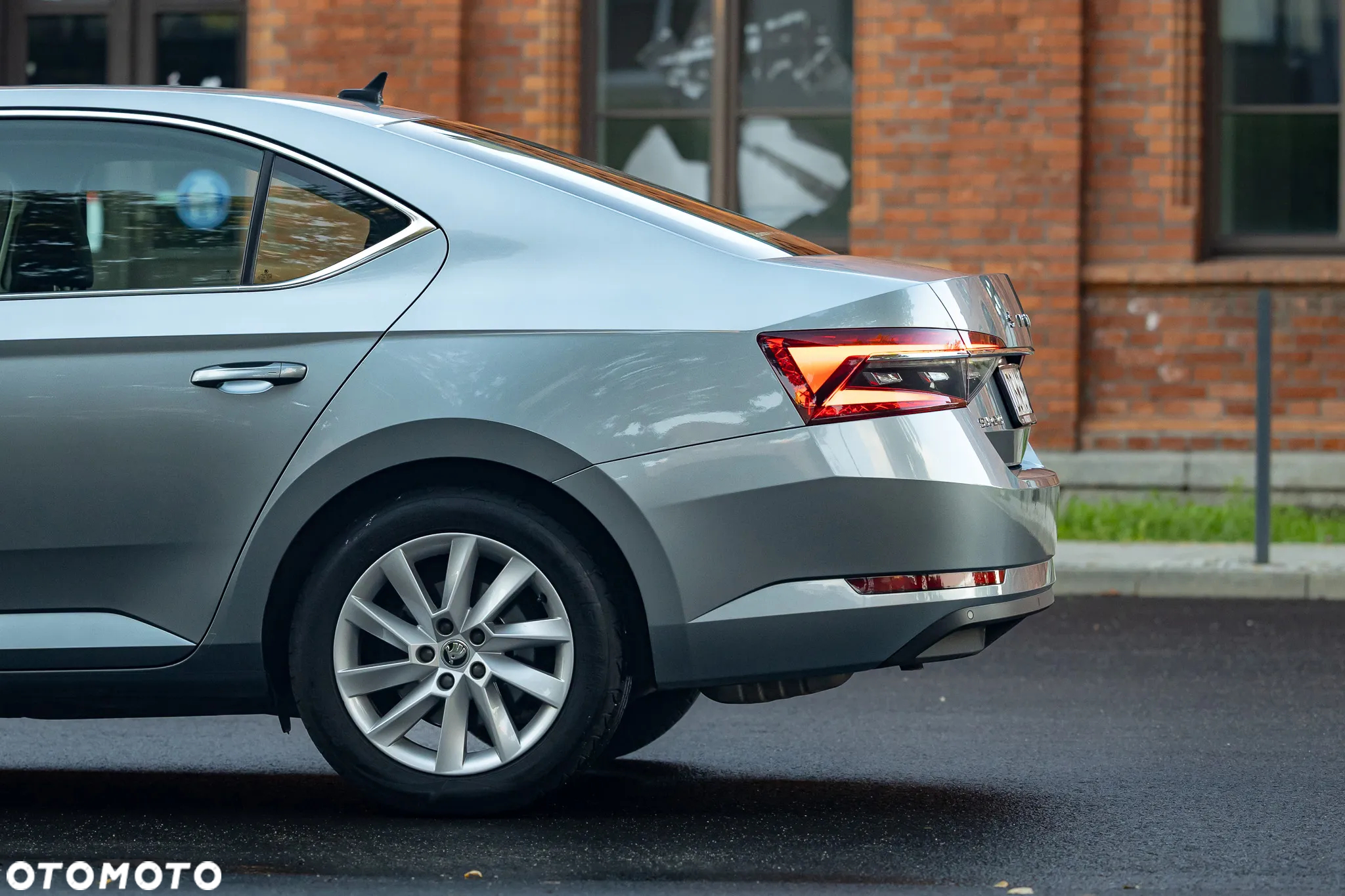 Skoda Superb 2.0 TSI Ambition DSG - 19