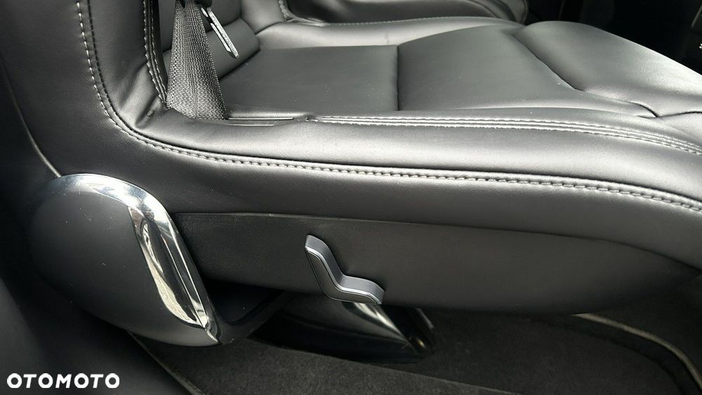 Tesla Model X - 27