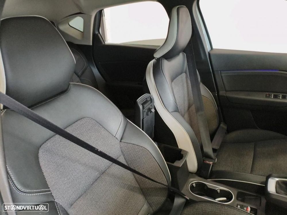 Renault Captur 1.0 TCe Techno Bi-Fuel - 8