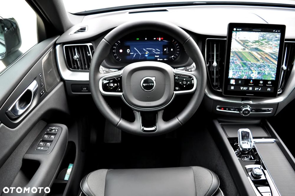 Volvo XC 60 B5 B AWD Plus Dark - 33