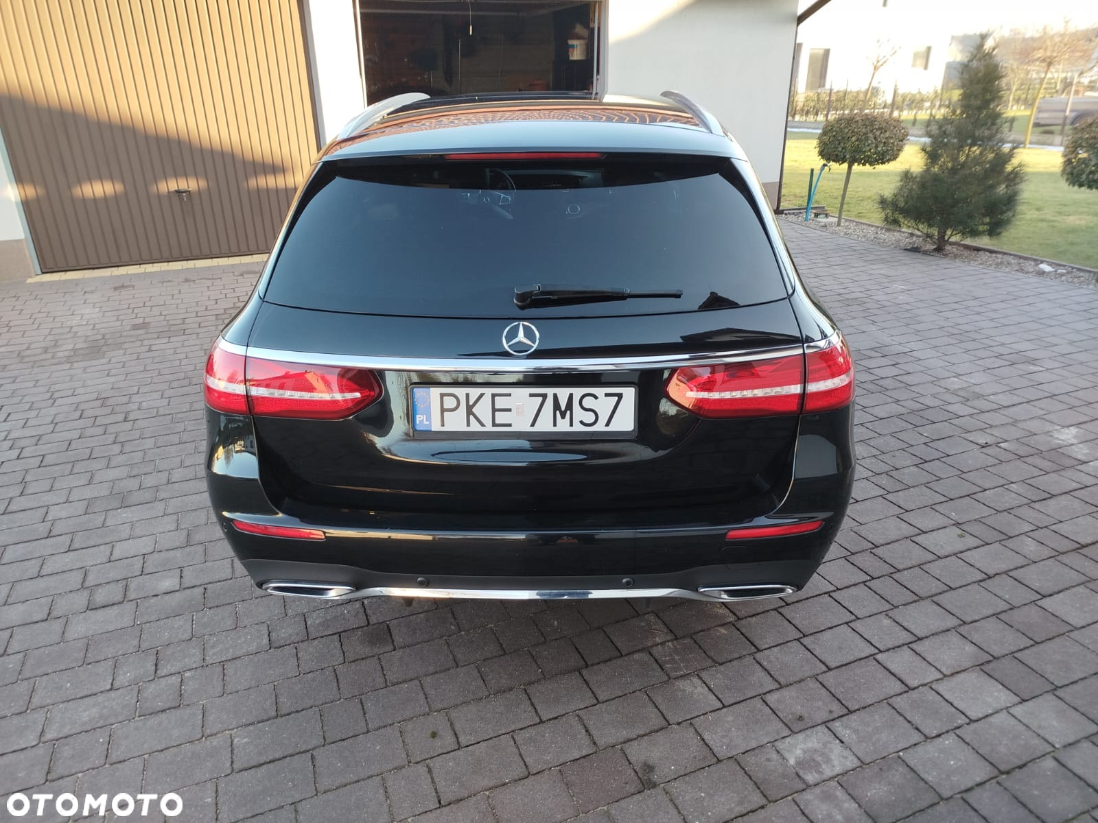 Mercedes-Benz Klasa E 220 d Business Edition 9G-TRONIC - 4