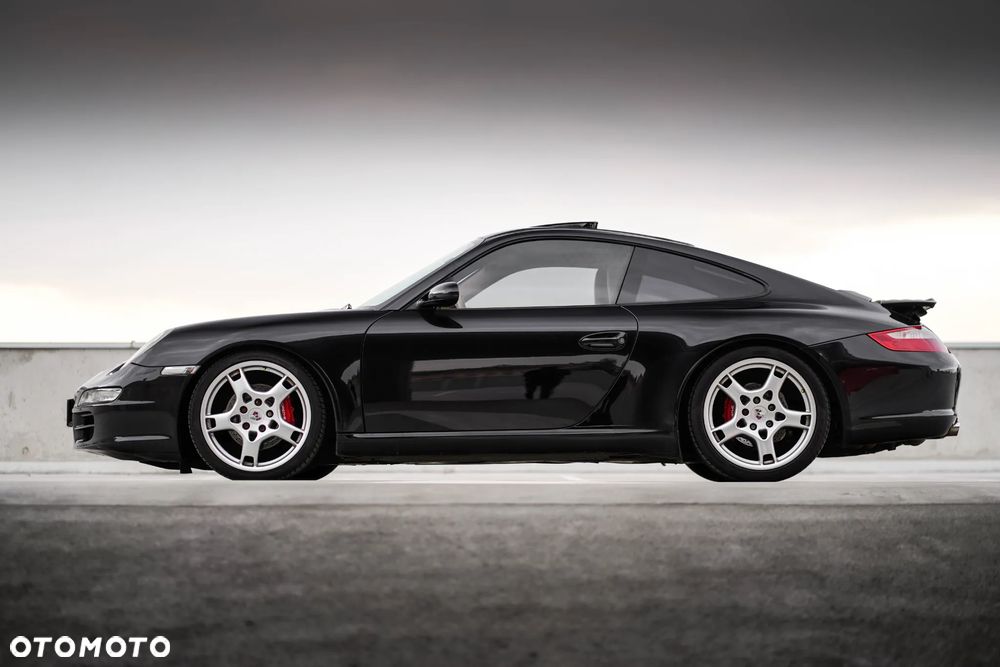 Porsche 911 Carrera - 2