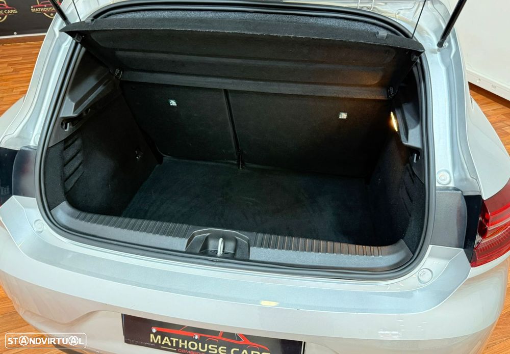 Renault Clio 1.0 TCe Techno CVT - 23