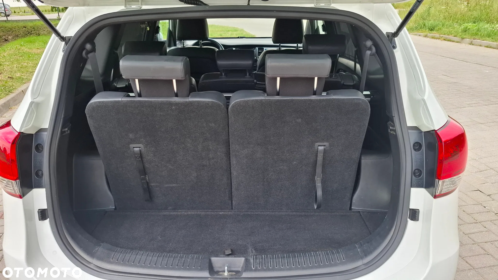 Kia Carens 1.7 CRDi Business Line 7os 7DCT - 20