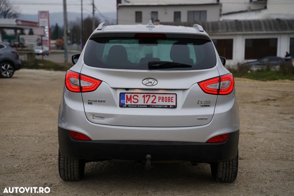 Hyundai ix35 2.0 CRDI 4WD Fifa World Cup Gold Edition - 4