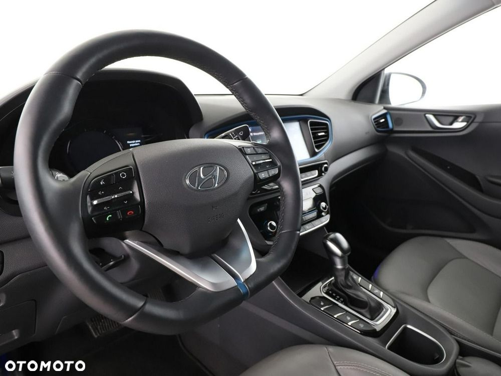 Hyundai IONIQ - 15