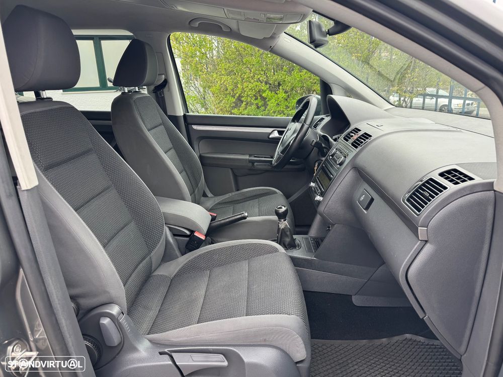 VW Touran 1.6 TDI Blue.Confortline 7L - 33
