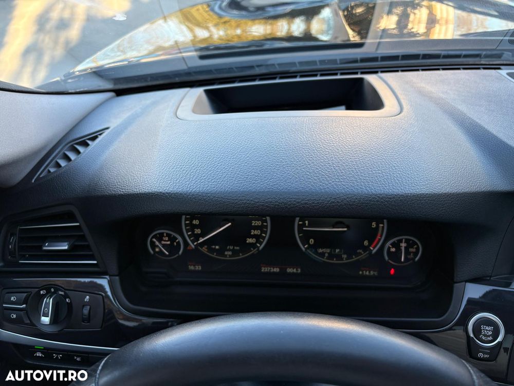 BMW Seria 5 525d xDrive Sport-Aut. - 9