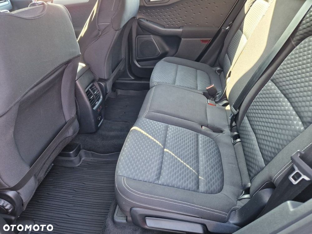 Ford Kuga - 30