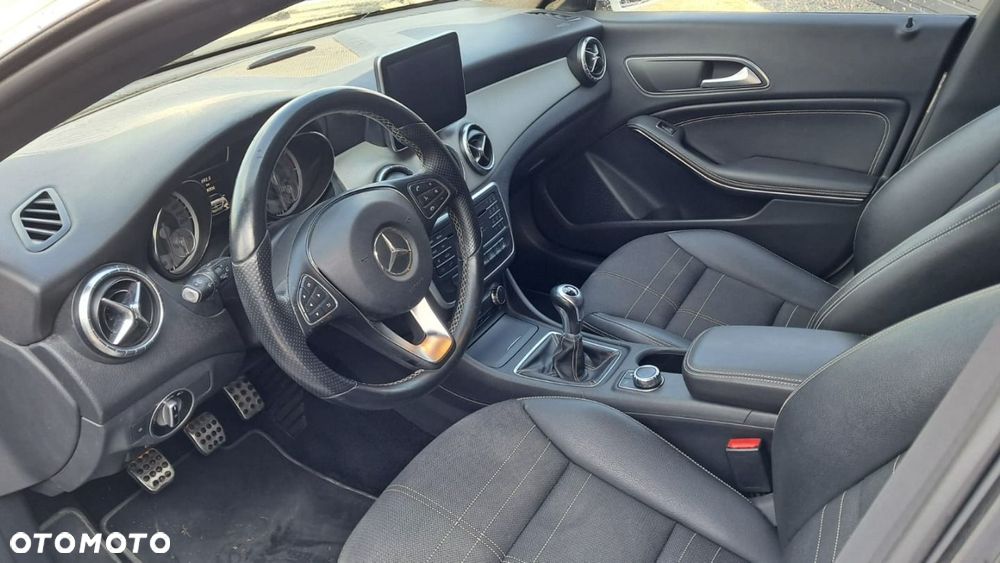 Mercedes-Benz CLA - 13