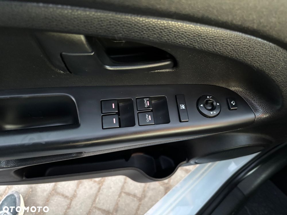 Kia Venga 1.6 CRDi 128 ISG Dream Team Edition - 6