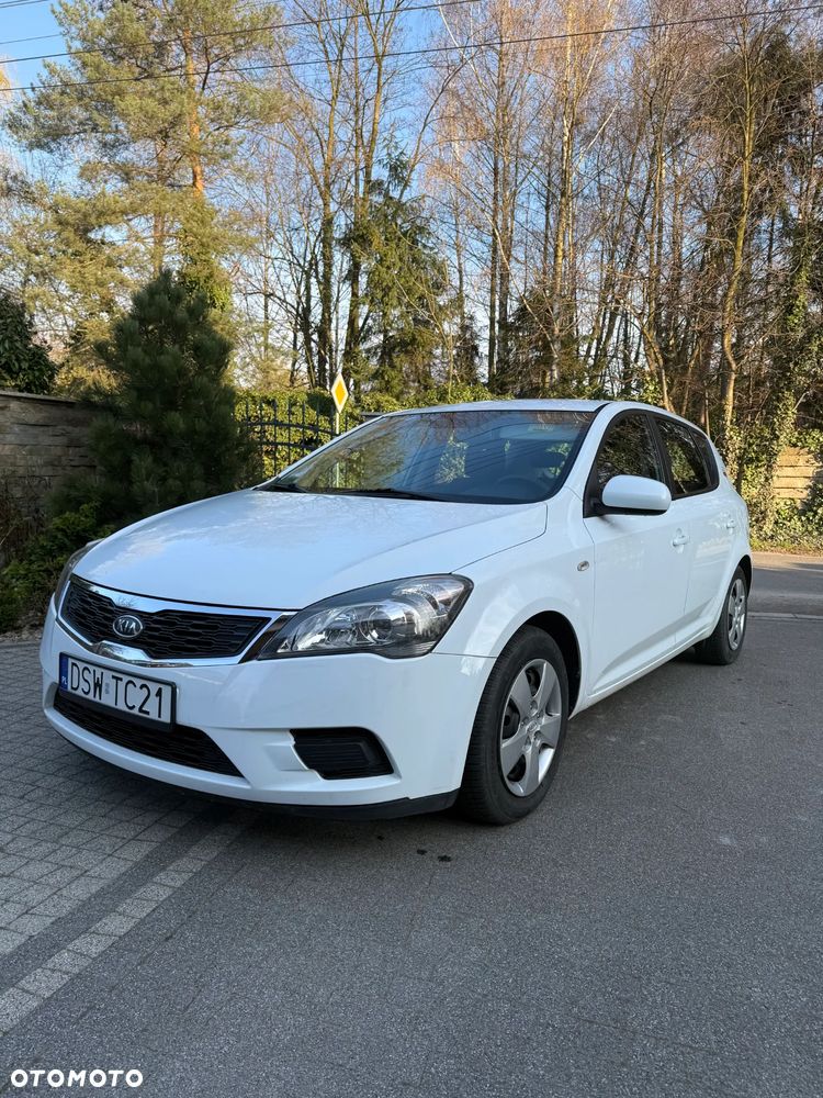 Kia Ceed - 1
