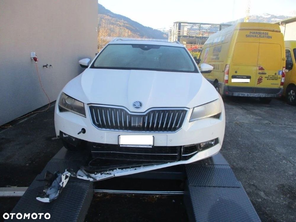 Skoda Superb 2.0 TSI 4x4 DSG L&K - 39