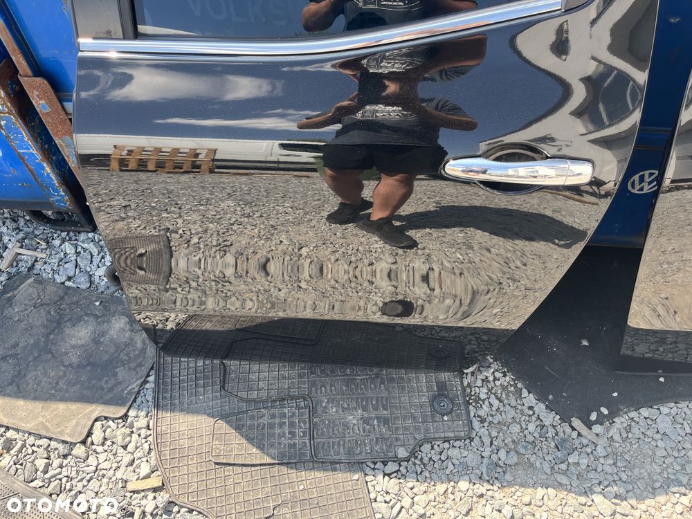 Drzwi tylne lewe Mercedes W470 X-KLASA - 2