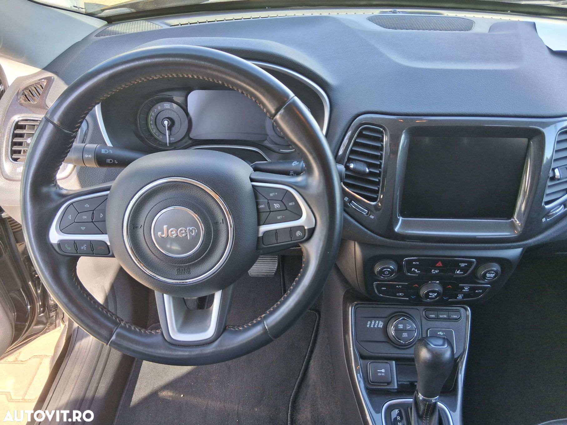 Jeep Compass - 12