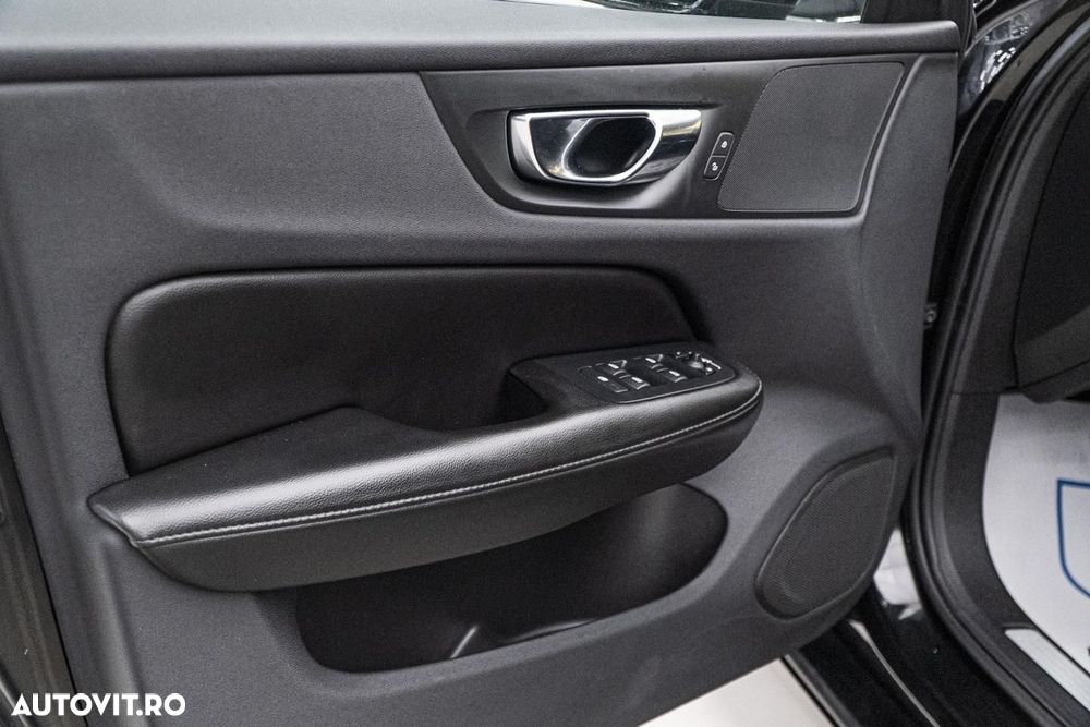 Volvo V60 B4 MHEV AT8 FWD Momentum - 34