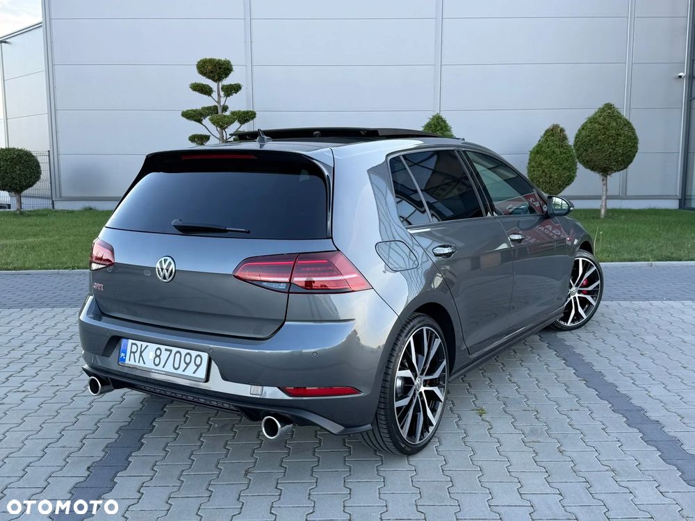 Volkswagen Golf GTI (BlueMotion Technology) DSG Performance - 5