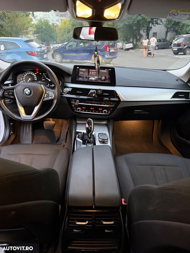 BMW Seria 5 520d AT - 2