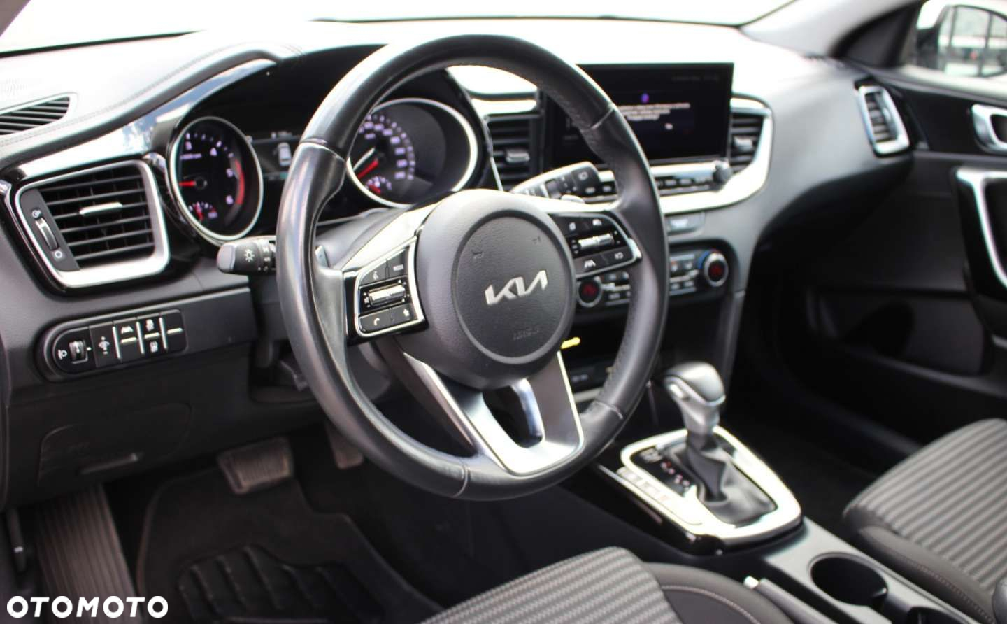 Kia Ceed - 9