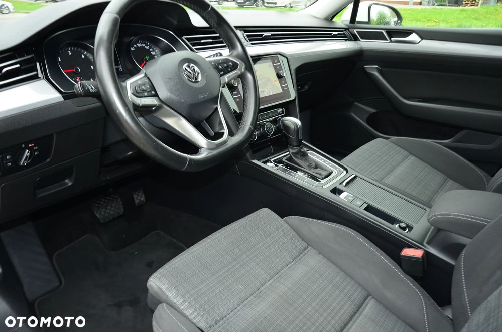Volkswagen Passat - 18
