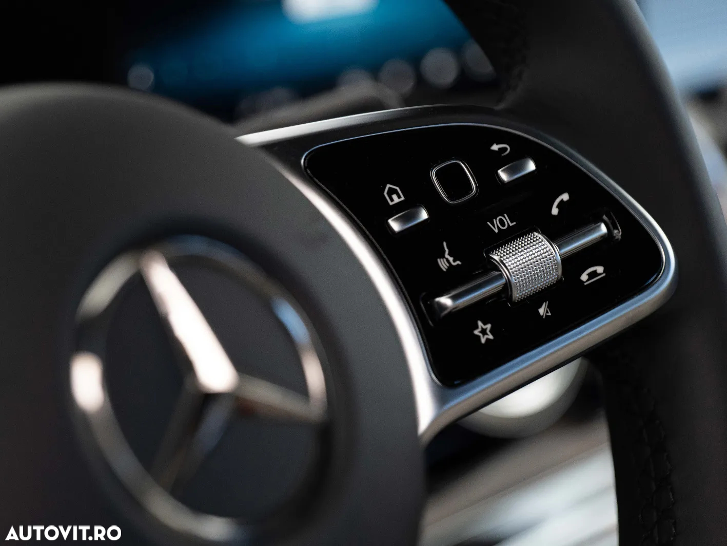 Mercedes-Benz EQB 300 4Matic AMG Line - 25