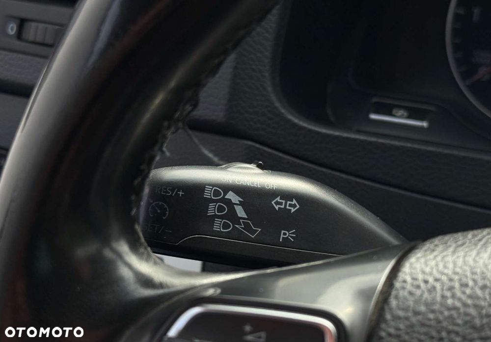 Volkswagen Multivan - 25