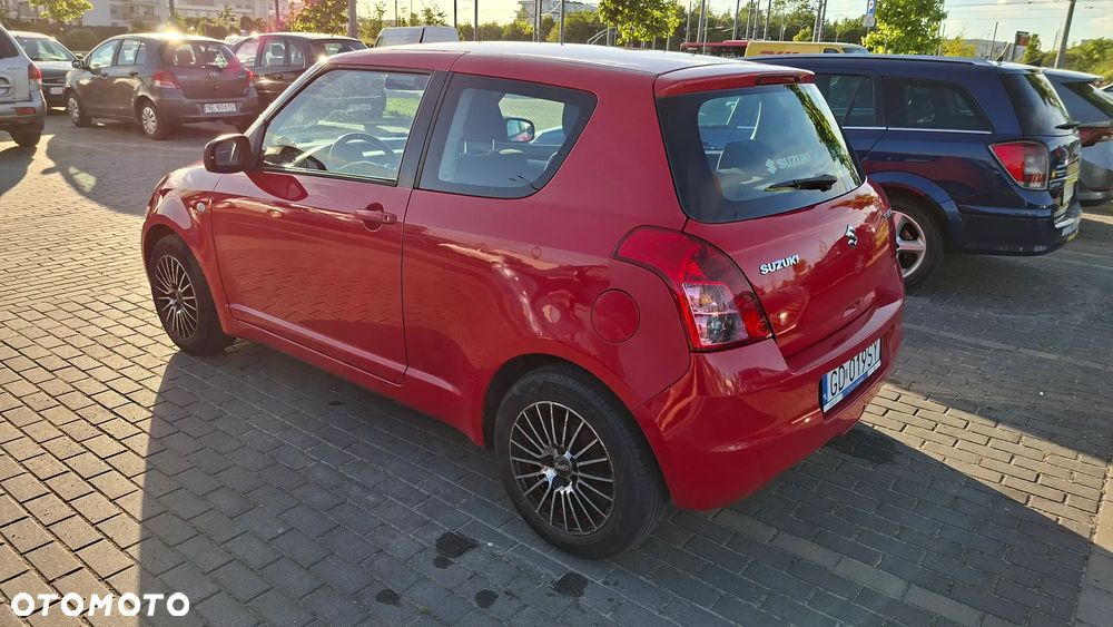 Suzuki Swift - 3